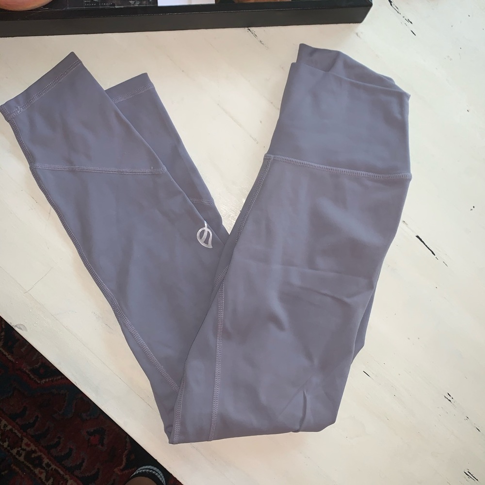 P’Tula gray/purple legging